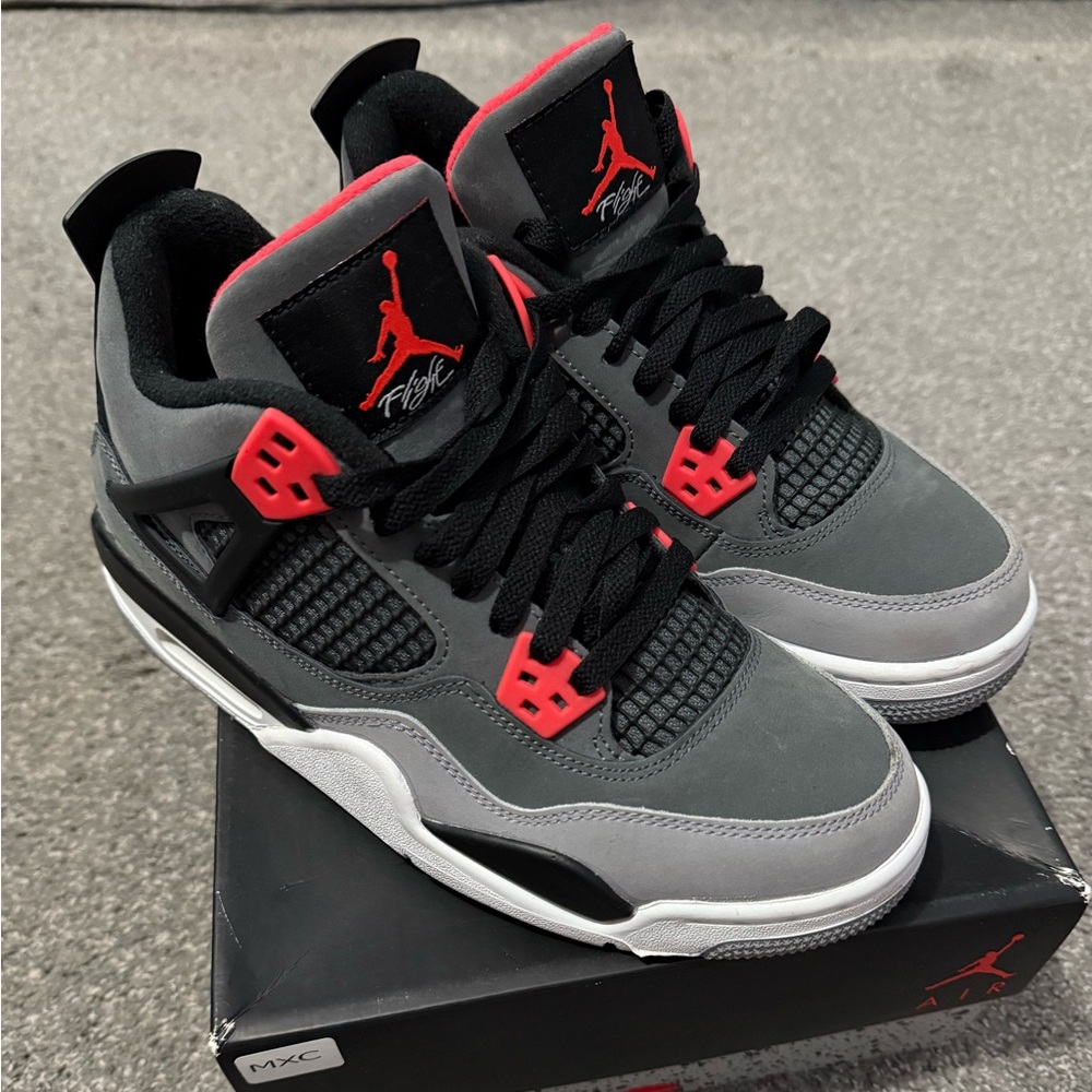 Air jordan retro 4s infared - grade school